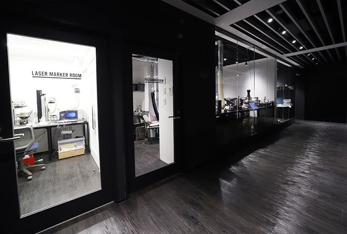 本社3階のレーザー室